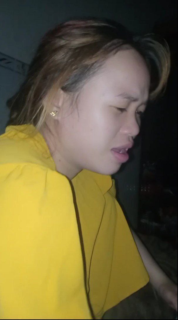 Bố dượng cả năm kiệt sức với đứa con gái riêng xinh đẹp của vợ