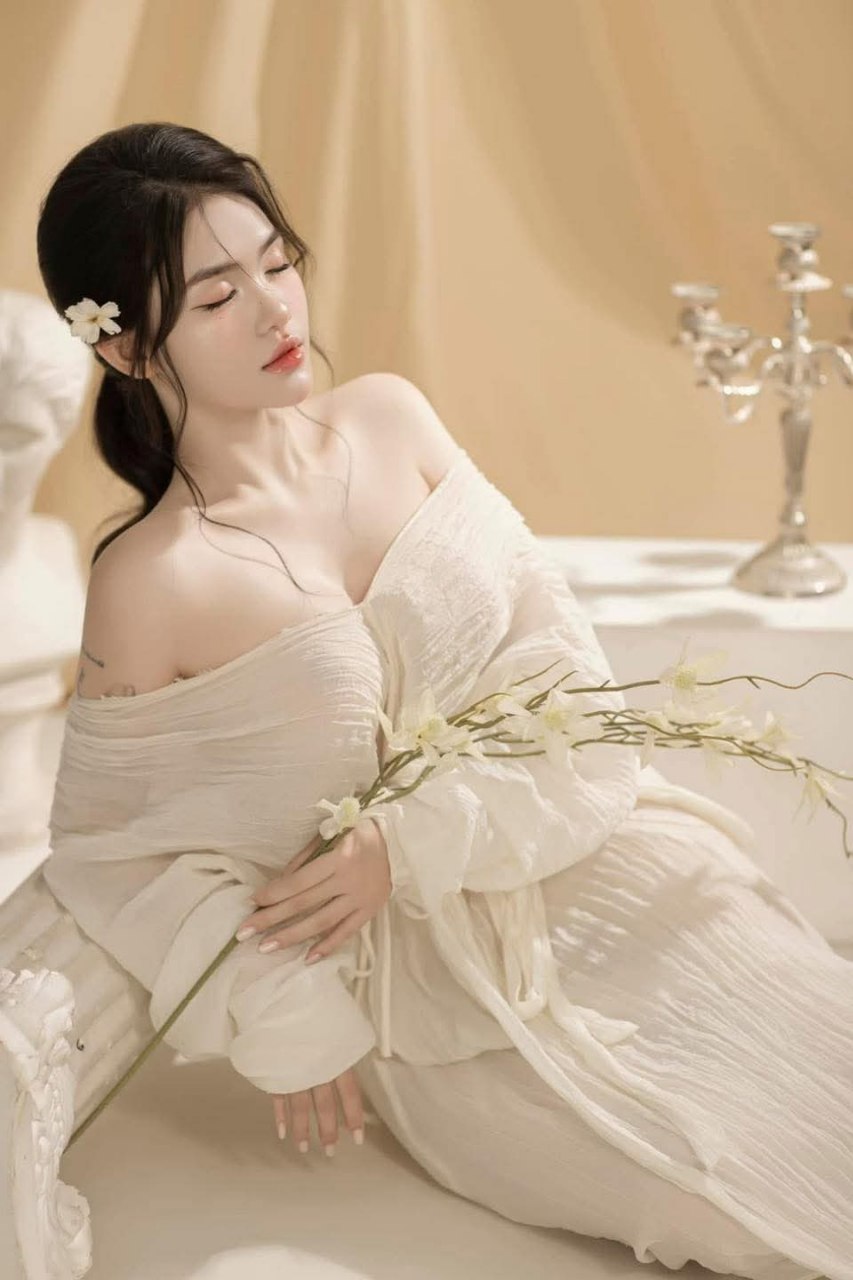 Dẫn gái dâm vào khách sạn tình yêu đụ toác lồn